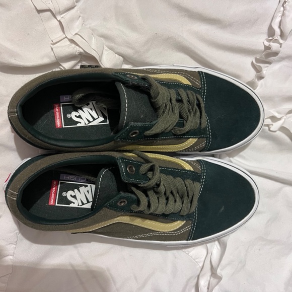 ARMY Green Vans - Picture 3 of 5